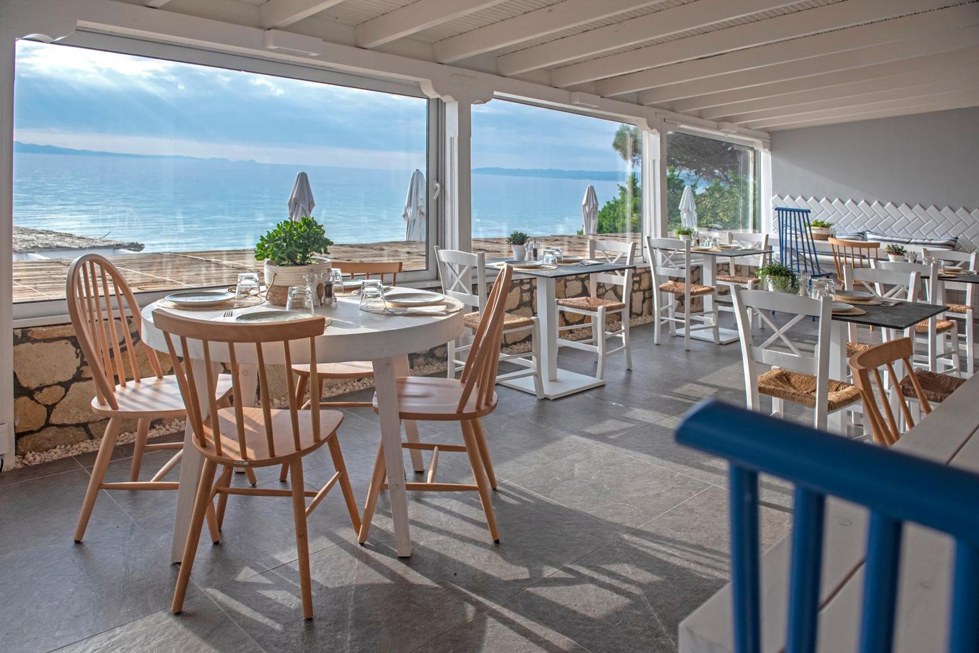 White Suites Resort Afytos Esterno foto